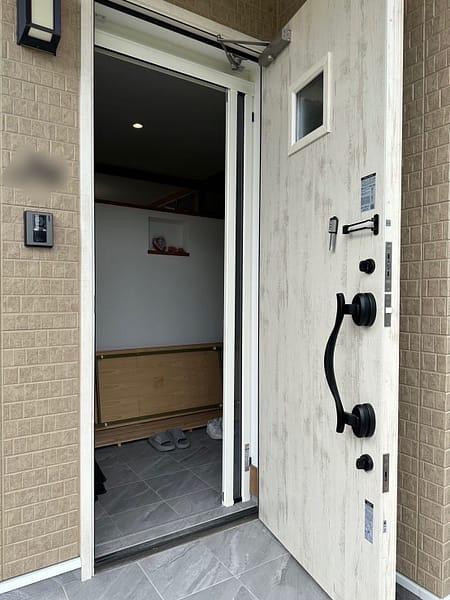 鹿児島市 玄関に網戸もつけられます！